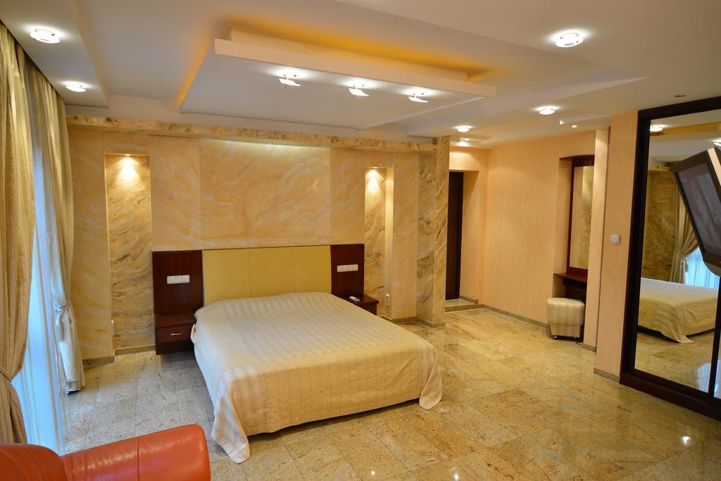 Prestige Aparthotel 3*